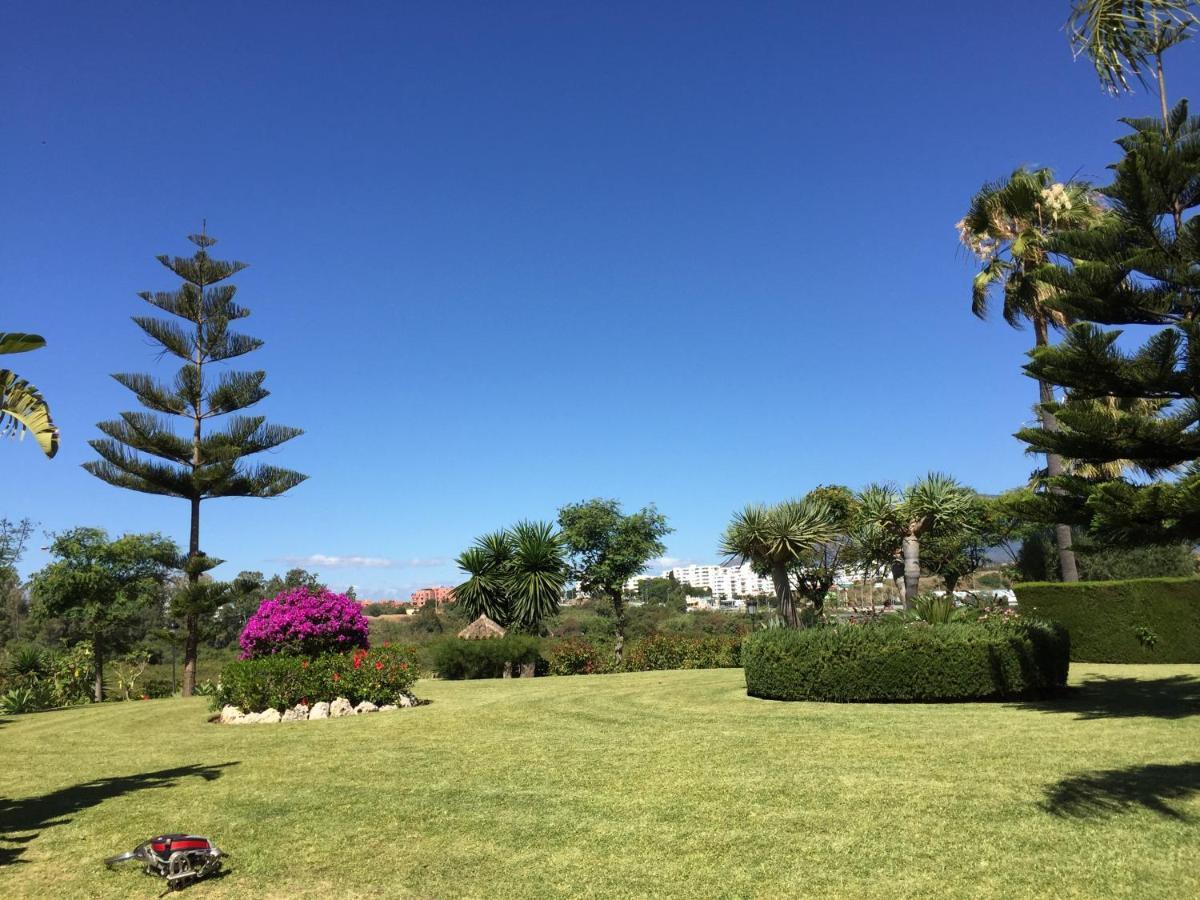Beachside Estepona Exterior photo